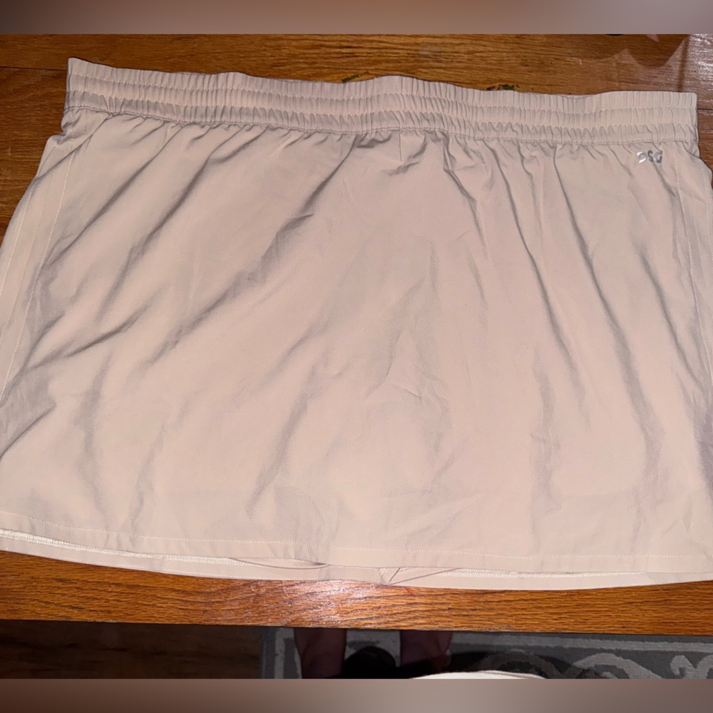 DSG Taupe Elastic Mid-Rise Stride Skort